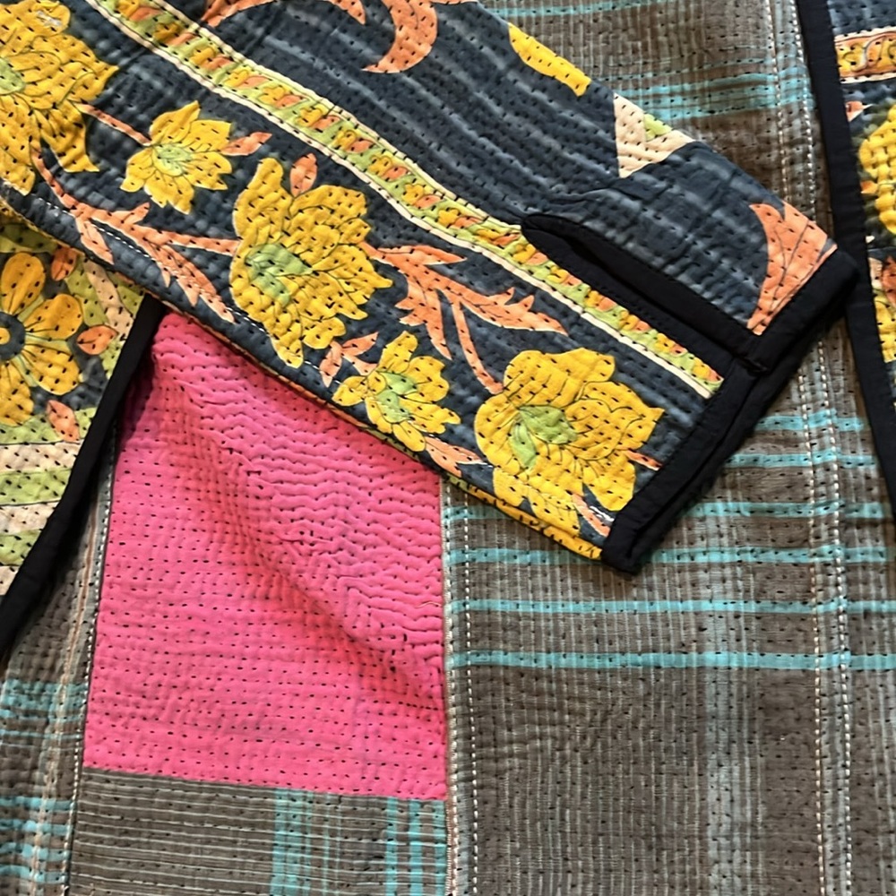 Kantha jacket, multicolored with patterns inside and out - Picture 3 of 4